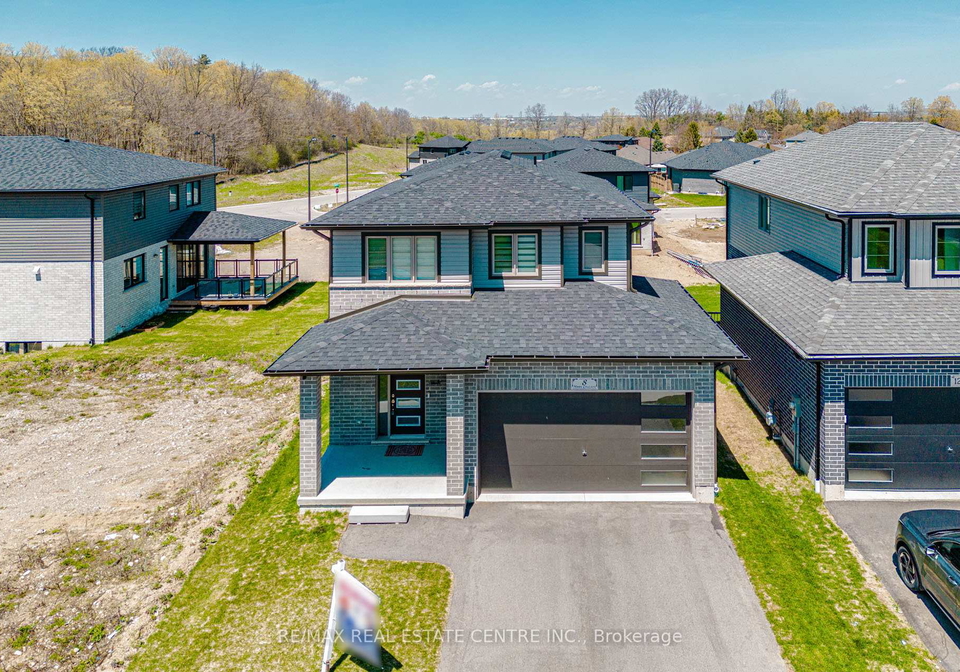 8-moon-crescent-cambridge-ontario-x13724510