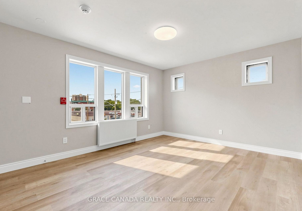 71-sanford-avenue-s-hamilton-ontario-x13724980
