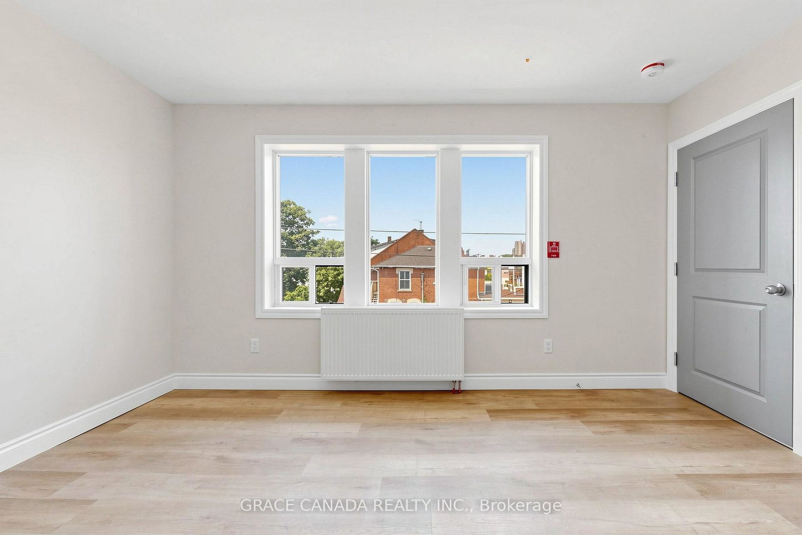 65-sanford-avenue-s-hamilton-ontario-x13725006
