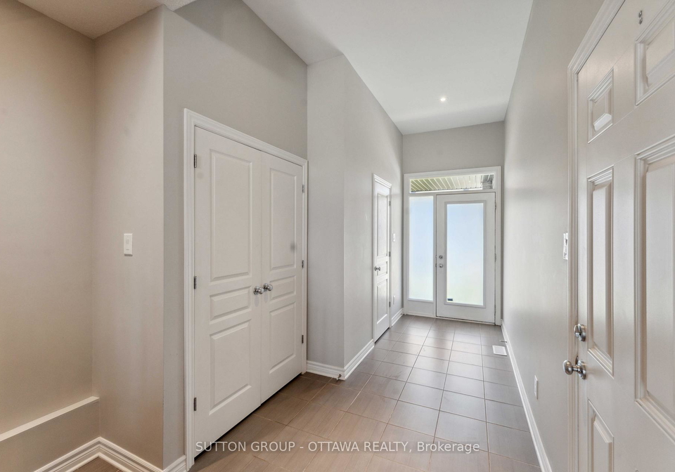 136-mattingly-way-ottawa-ontario-x13725758
