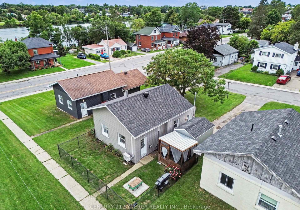 3-mckenzie-avenue-smiths-falls-ontario-x13726096