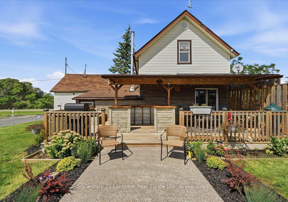 1039-christian-road-prince-edward-county-ontario-x13726628