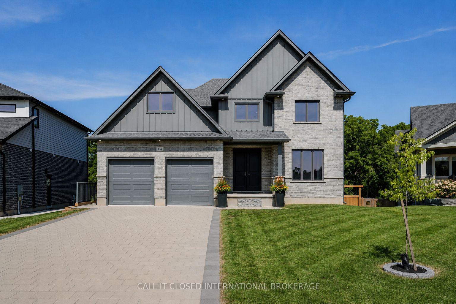 44-royal-crescent-southwold-ontario-x13726778