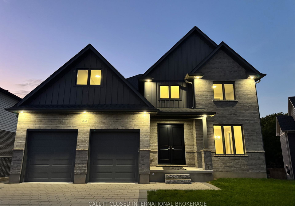 44-royal-crescent-southwold-ontario-x13726778