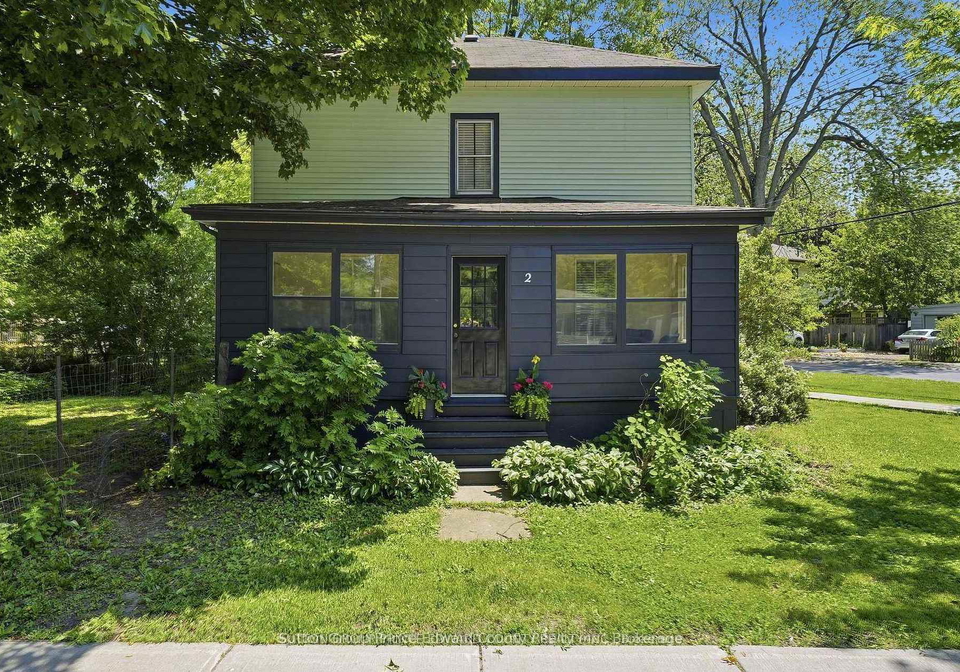 2-queen-street-prince-edward-county-ontario-x13726962