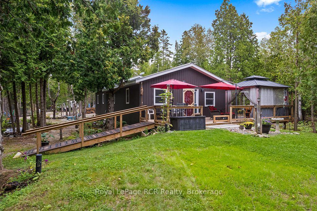 269-lindsay-road-20-northern-bruce-peninsula-ontario-x13727418