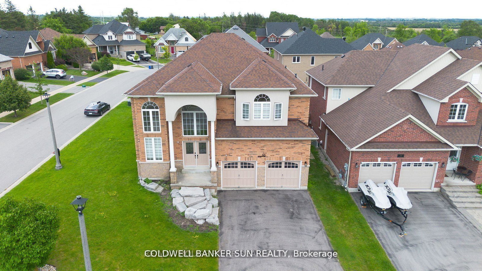 33-ellis-crescent-kawartha-lakes-ontario-x13727590
