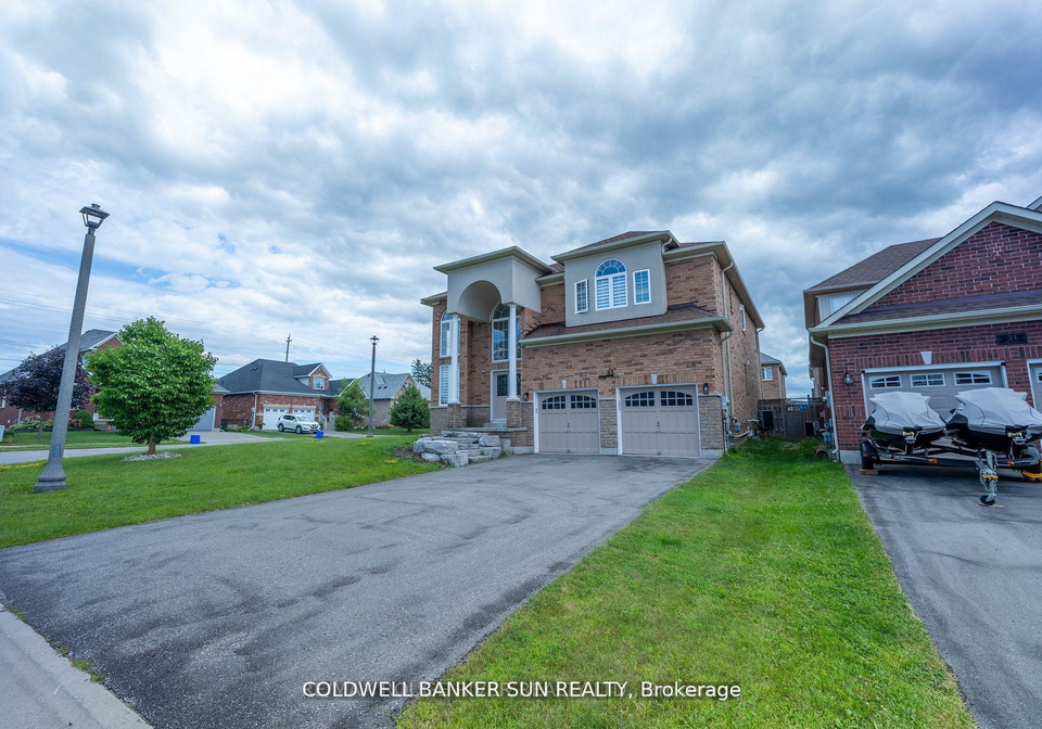 33-ellis-crescent-kawartha-lakes-ontario-x13727590