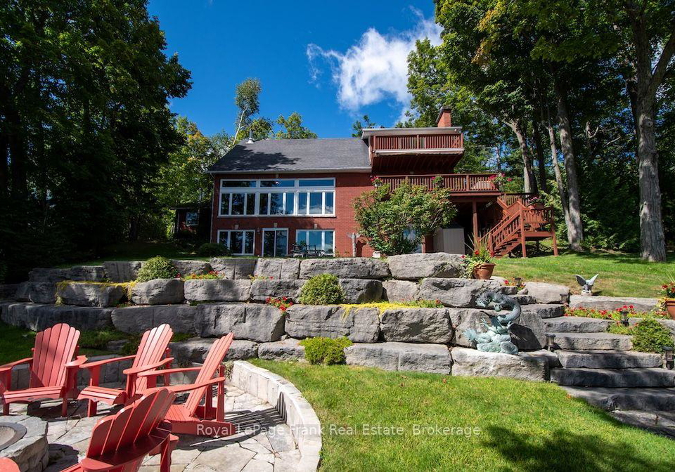 133-fire-route-37-trent-lakes-ontario-x13727686