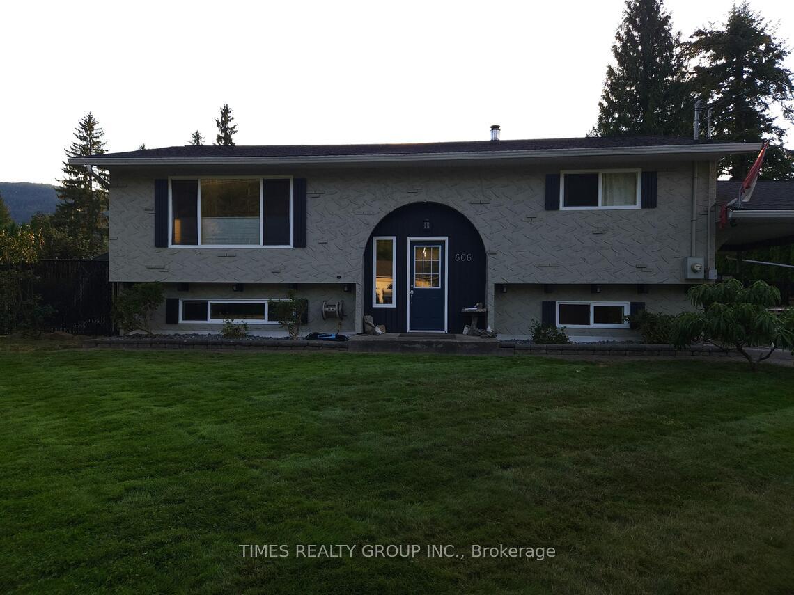 606-gillis-avenue-out-of-area-bc-x13727712