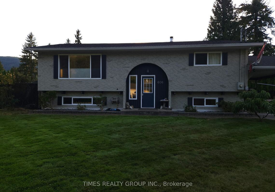 606-gillis-avenue-out-of-area-bc-x13727712