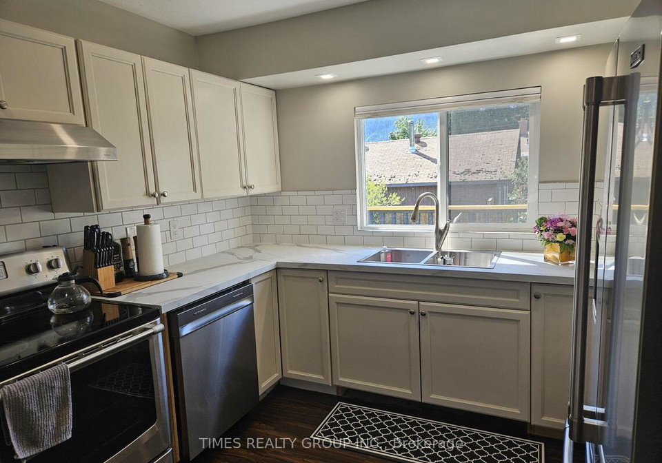 606-gillis-avenue-out-of-area-bc-x13727712
