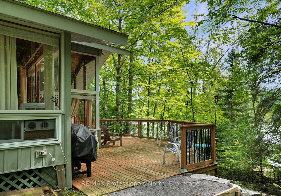 1041-penny-lane-dysart-et-al-ontario-x13728062
