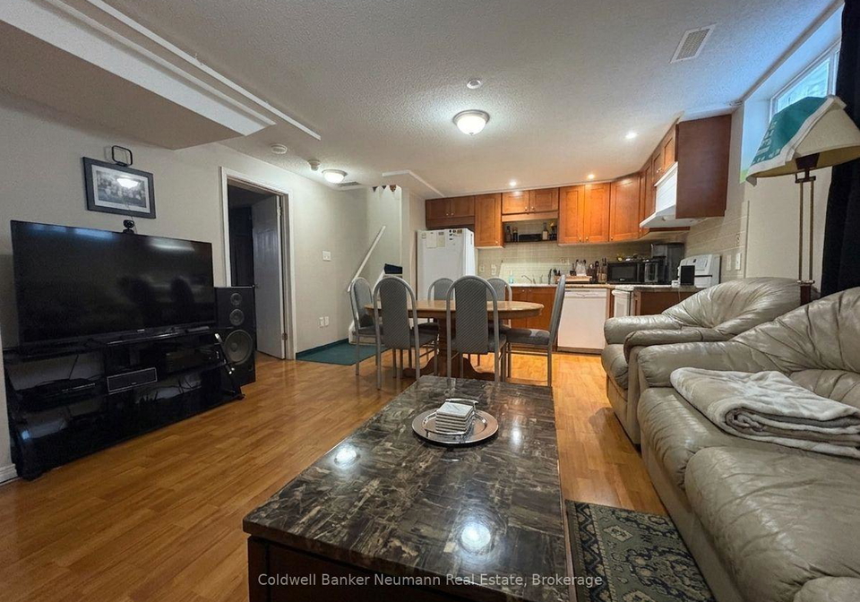42-hill-trail-guelph-ontario-x13728846