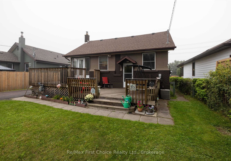370-mary-street-e-thunder-bay-ontario-x13728898