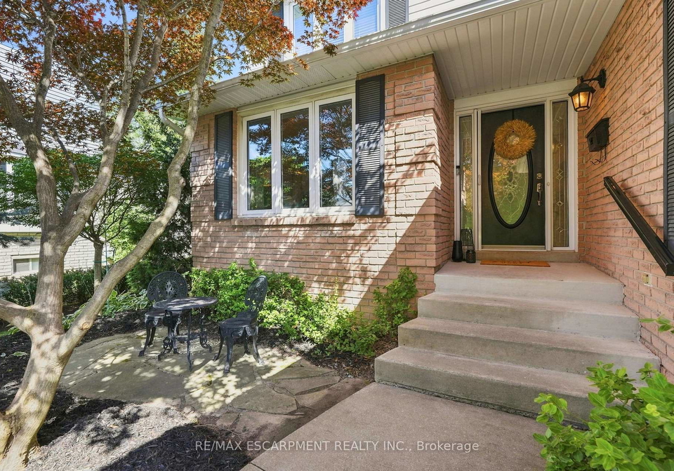 10-acacia-street-hamilton-ontario-x13729348