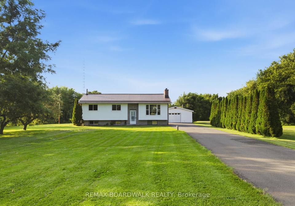 2106-county-road-2-edwardsburghcardinal-ontario-x13729772