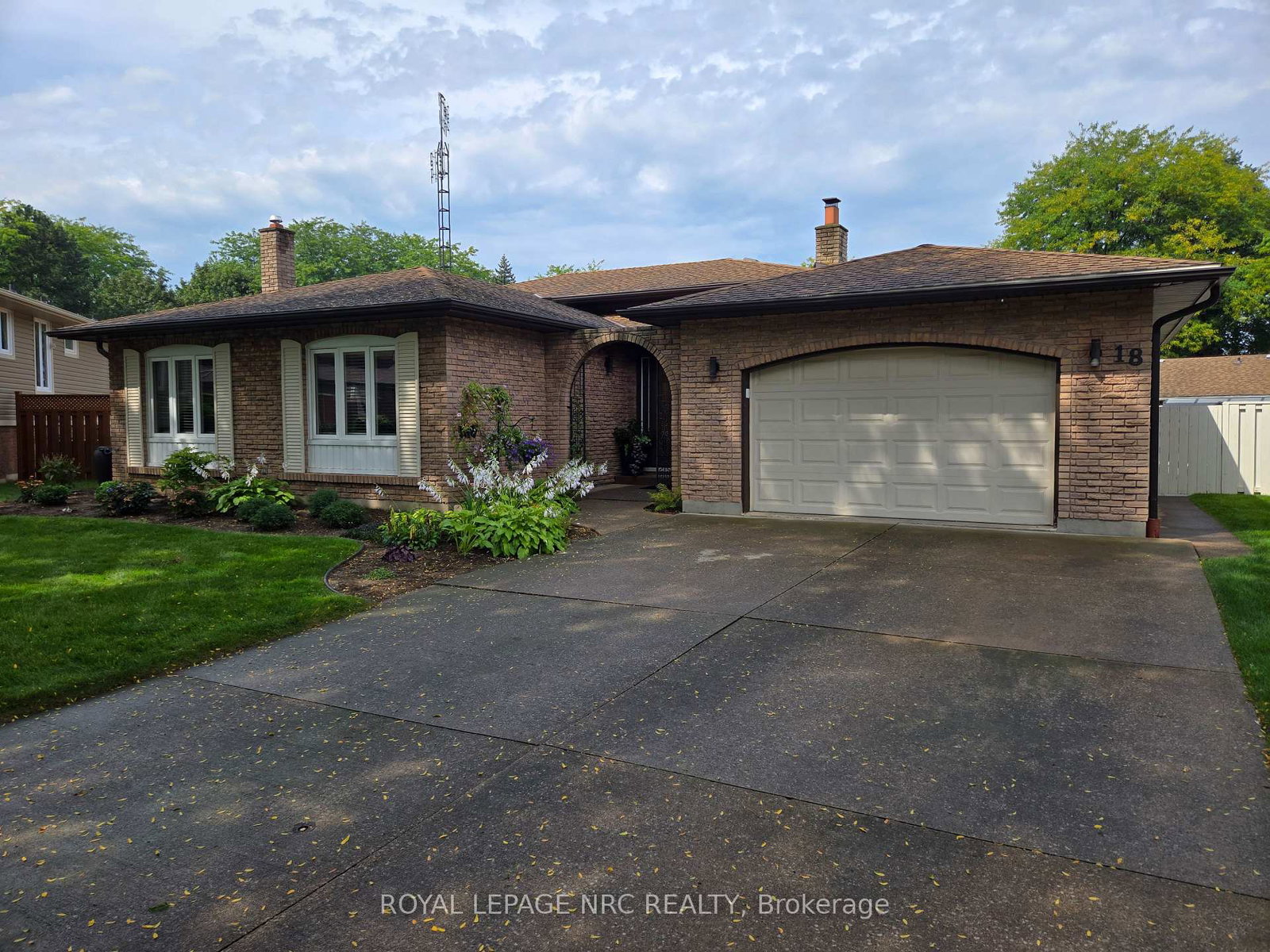 18-deanna-crescent-st-catharines-ontario-x13729848
