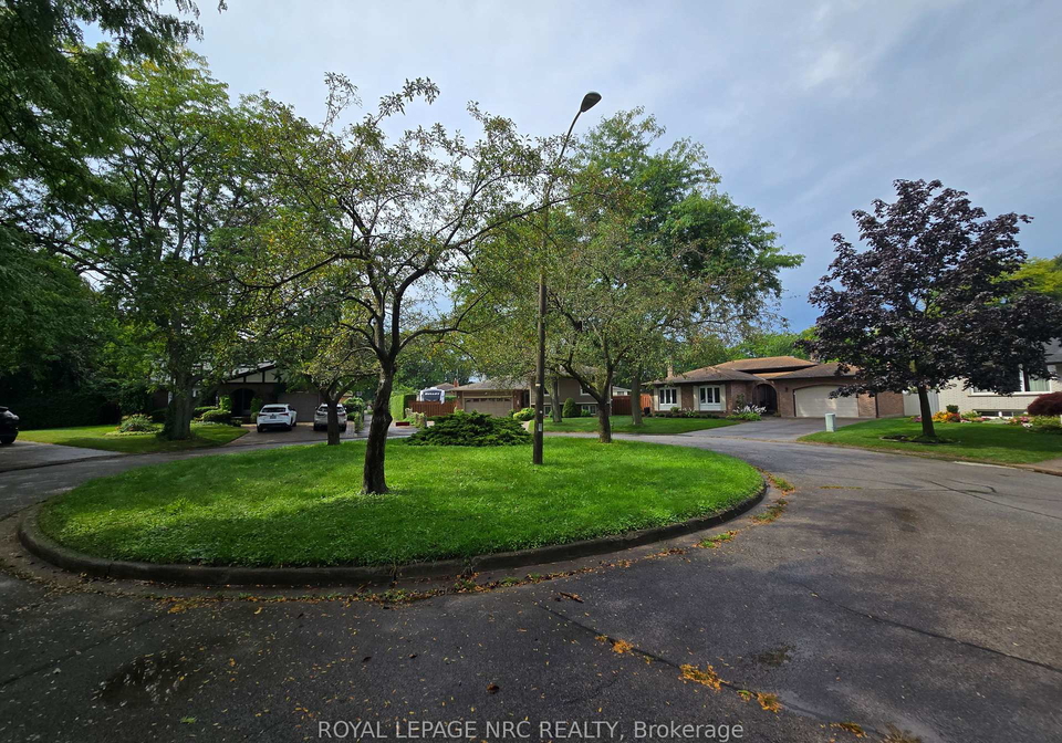 18-deanna-crescent-st-catharines-ontario-x13729848