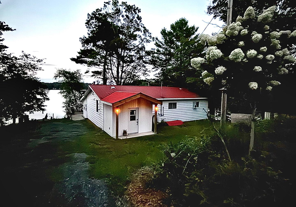 1080-pillar-lane-frontenac-ontario-x13730188