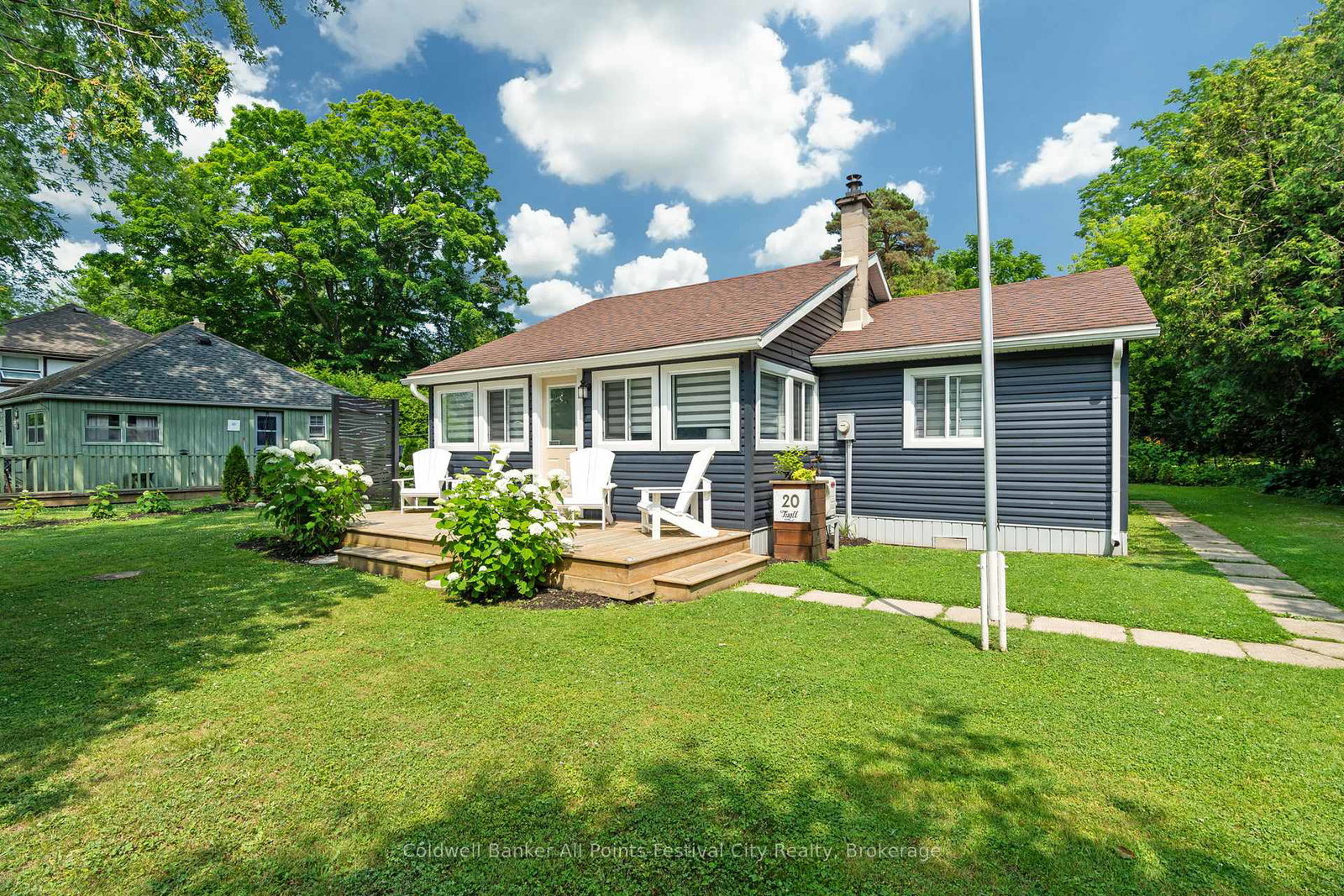 20-tuyll-street-bluewater-ontario-x13730384