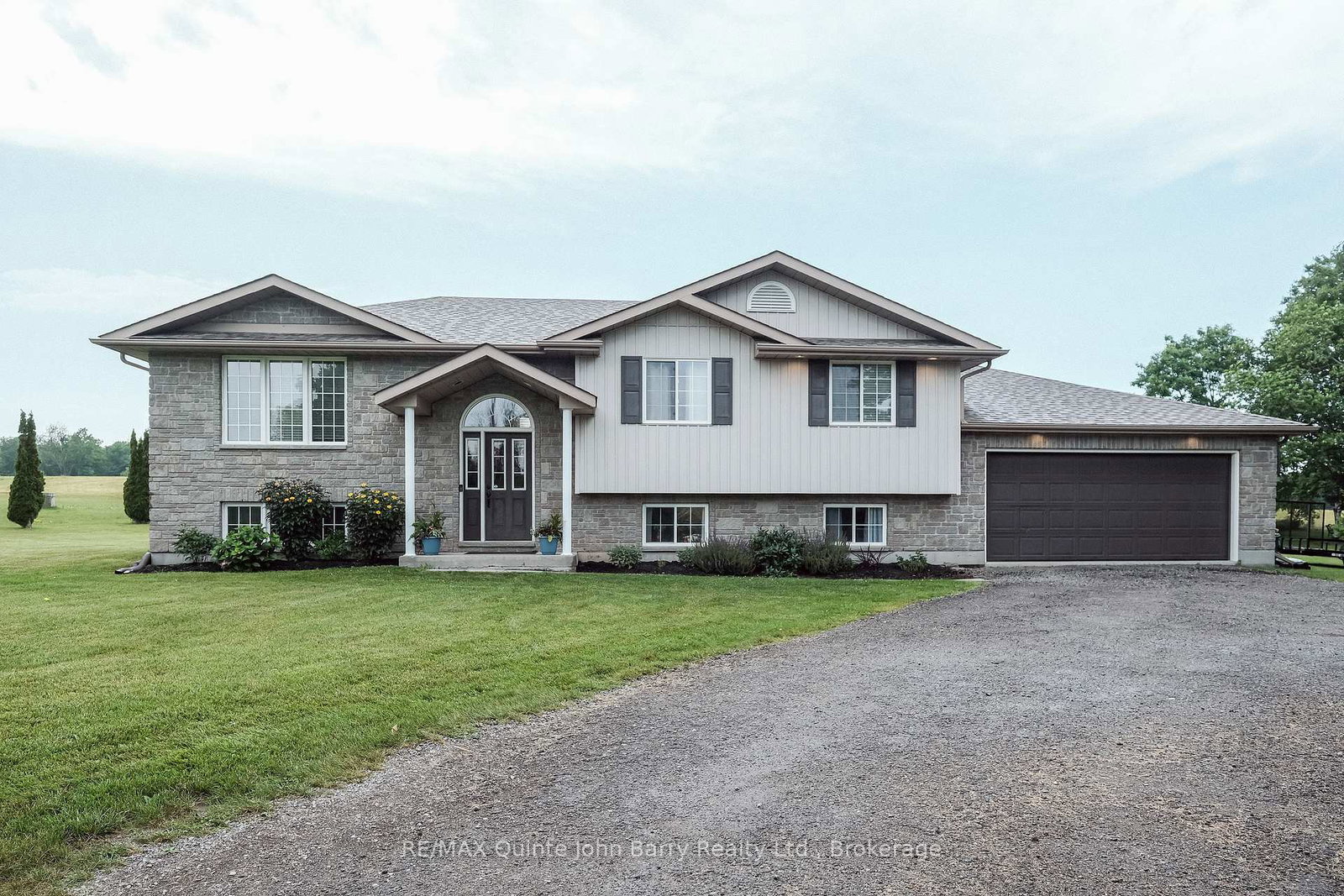 16566-highway-2-quinte-west-ontario-x13730644