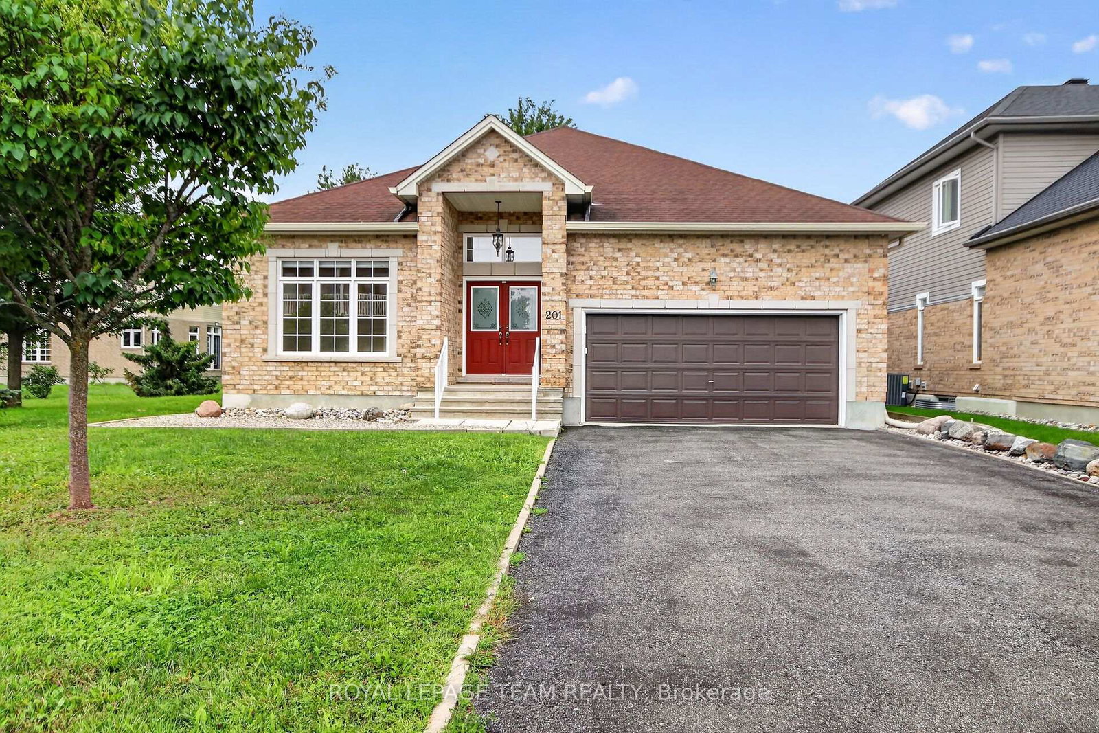 201-trailgate-street-ottawa-ontario-x13730662