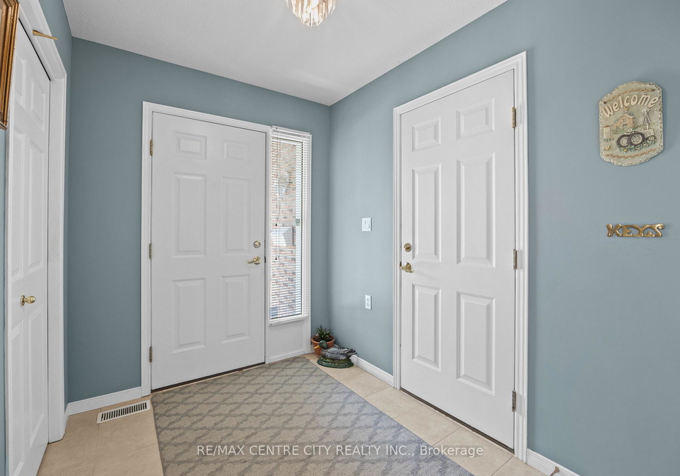 33-ilderbrook-circle-middlesex-centre-ontario-x13731172