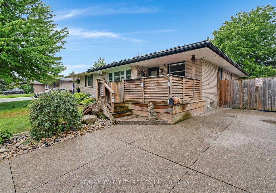 83-kimberly-crescent-kitchener-ontario-x13731412