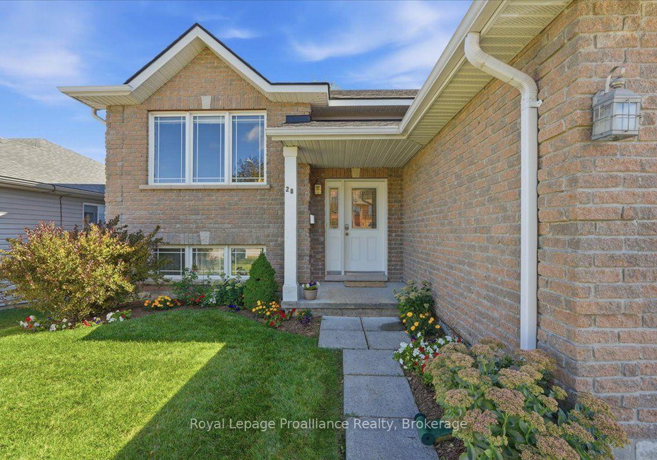28-kyle-court-quinte-west-ontario-x13731490