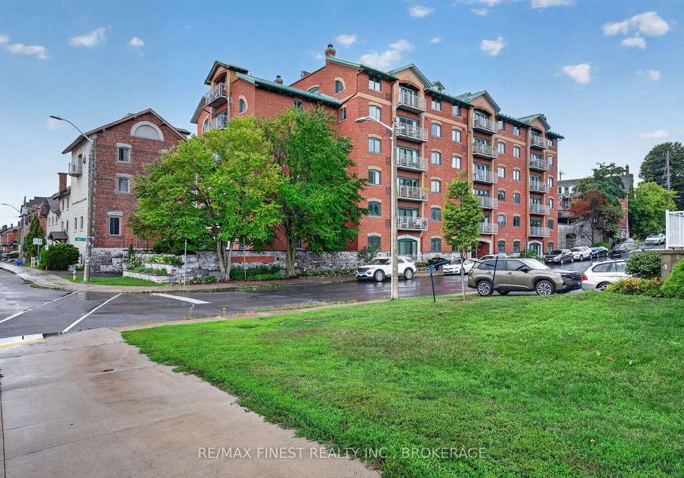 2-bay-street-kingston-ontario-x13731506