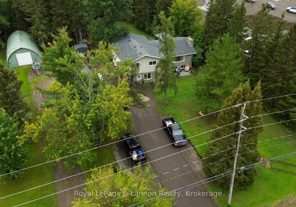 2020-mountain-road-thunder-bay-ontario-x13731916