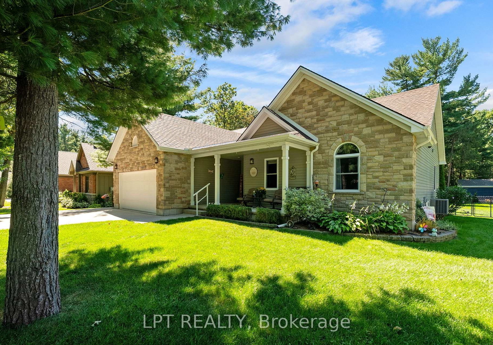 10011-jenna-road-lambton-shores-ontario-x13732104