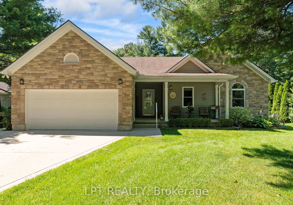 10011-jenna-road-lambton-shores-ontario-x13732104