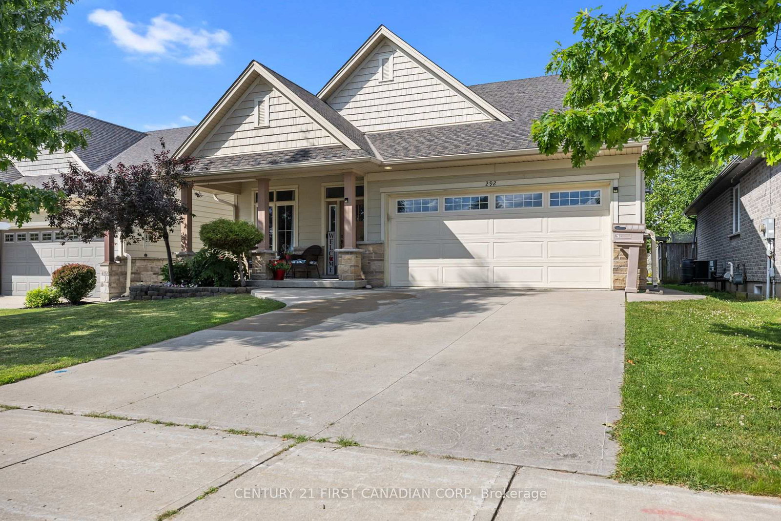 292-walnut-street-lucan-biddulph-ontario-x13732512