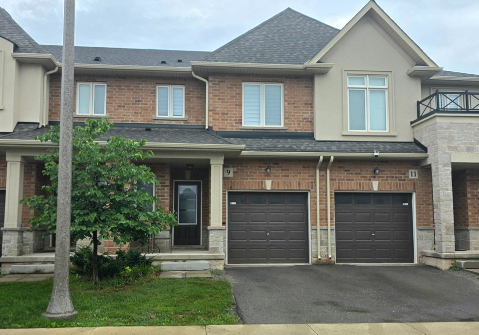9-arietta-lane-hamilton-ontario-x13732606