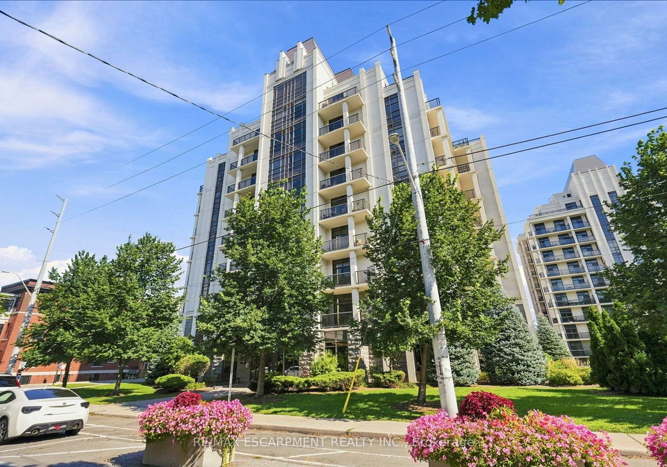 90-charlton-avenue-w-hamilton-ontario-x13732622