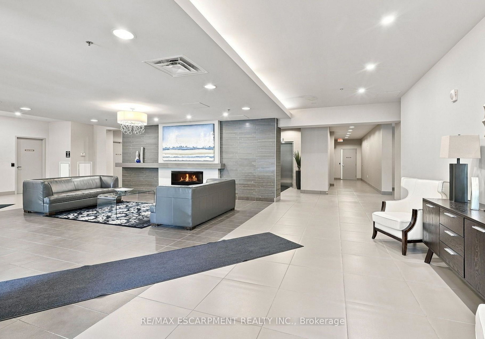 90-charlton-avenue-w-hamilton-ontario-x13732622