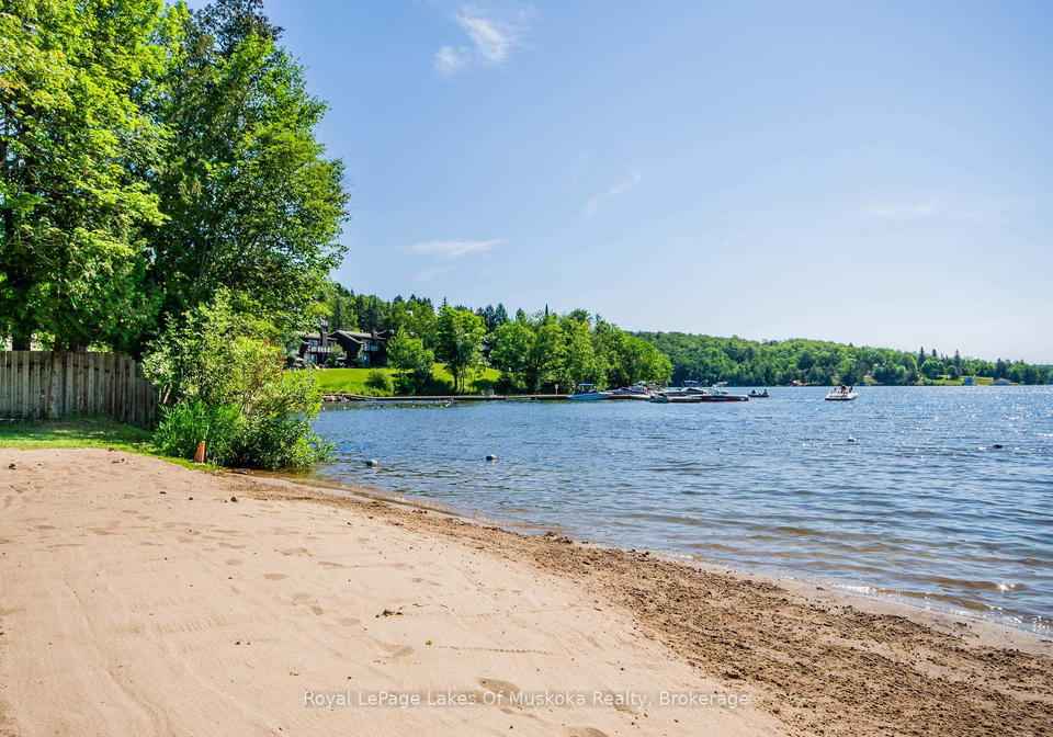 1616-skyline-drive-huntsville-ontario-x13732632