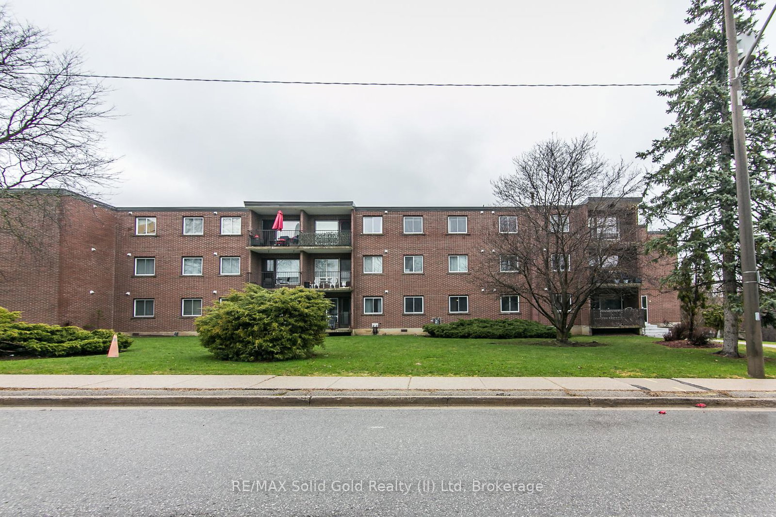 4-avalon-place-kitchener-ontario-x13732886