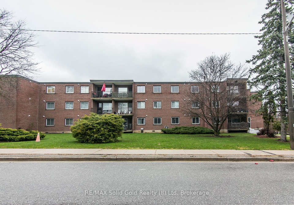 4-avalon-place-kitchener-ontario-x13732886