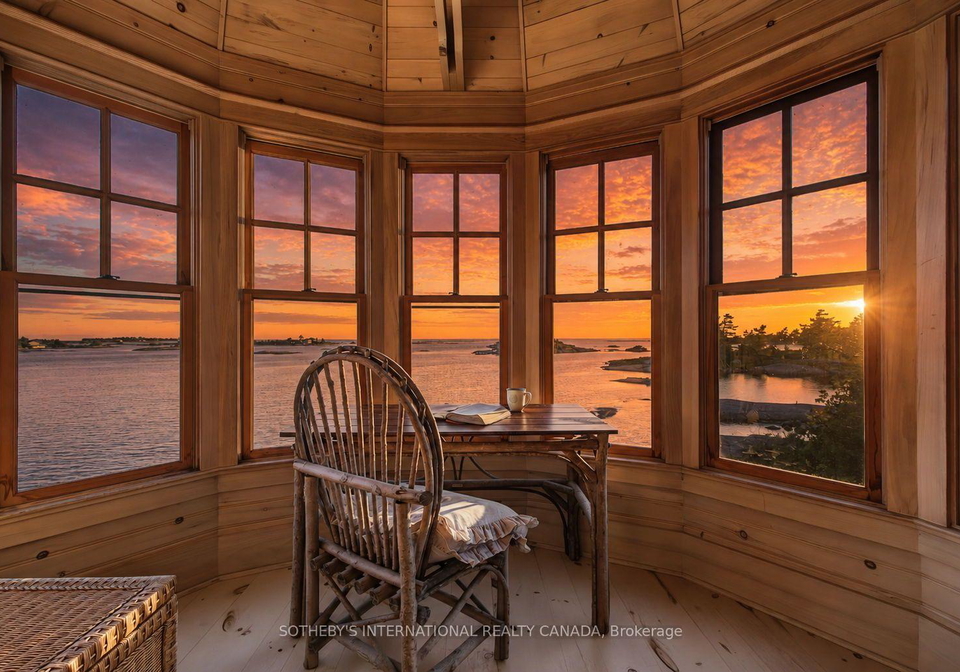 1-a307-island-the-archipelago-ontario-x13732894