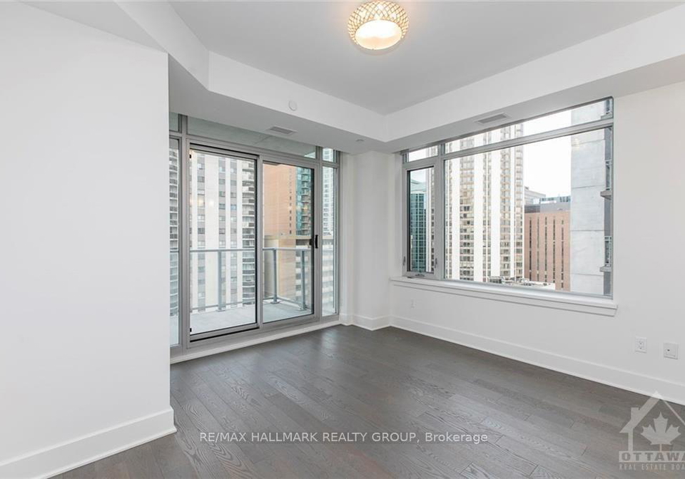 255-bay-street-ottawa-ontario-x13732926
