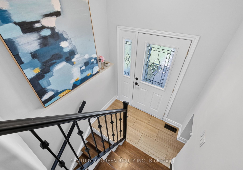 22-quaker-crescent-hamilton-ontario-x13732952