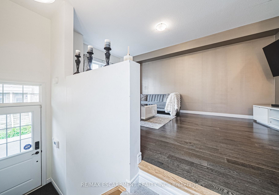 20-barley-lane-hamilton-ontario-x13732994