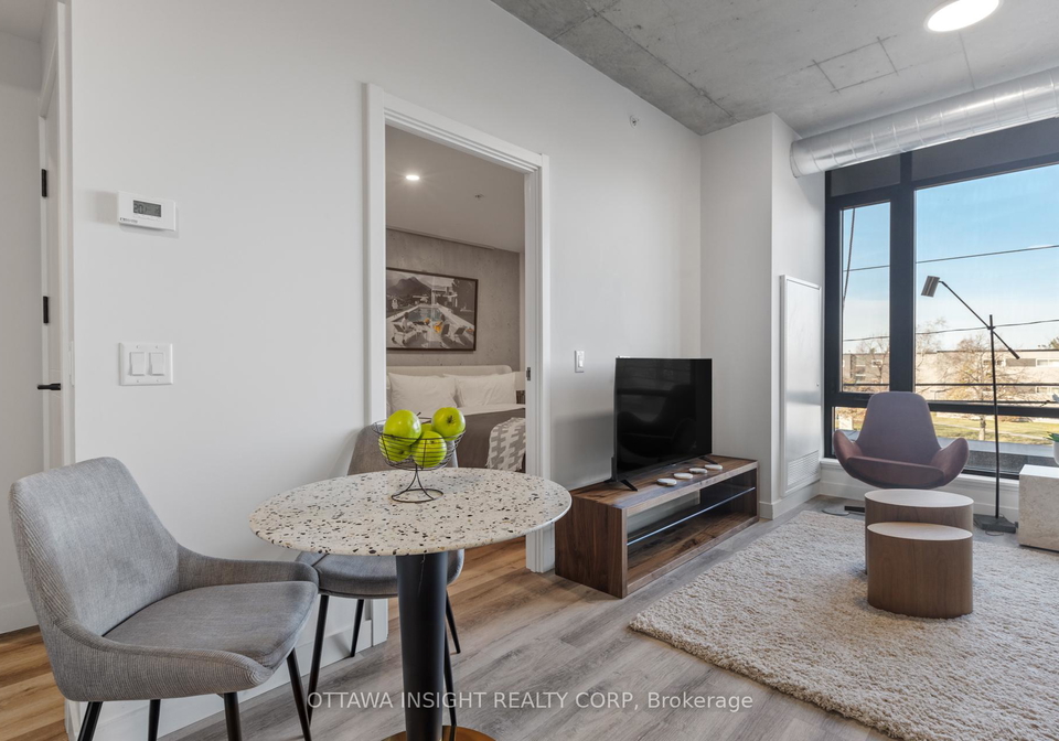 2140-baseline-road-ottawa-ontario-x13733250