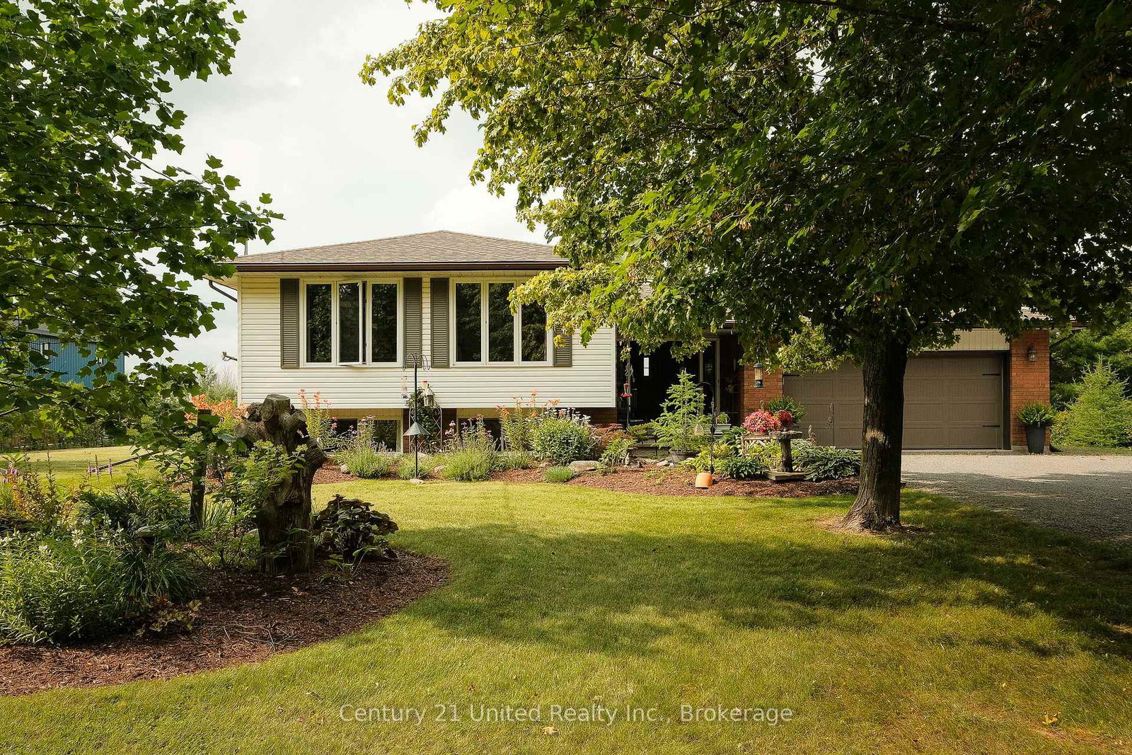 1118-5th-line-selwyn-ontario-x13733654
