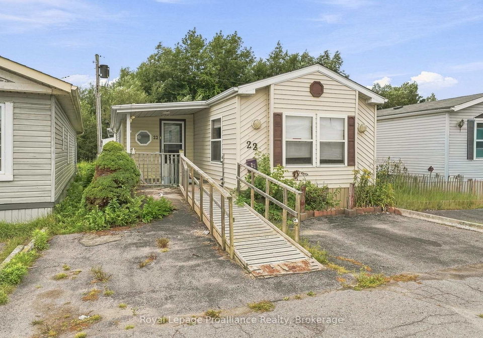 311-dundas-st-e-rear-street-quinte-west-ontario-x13733696