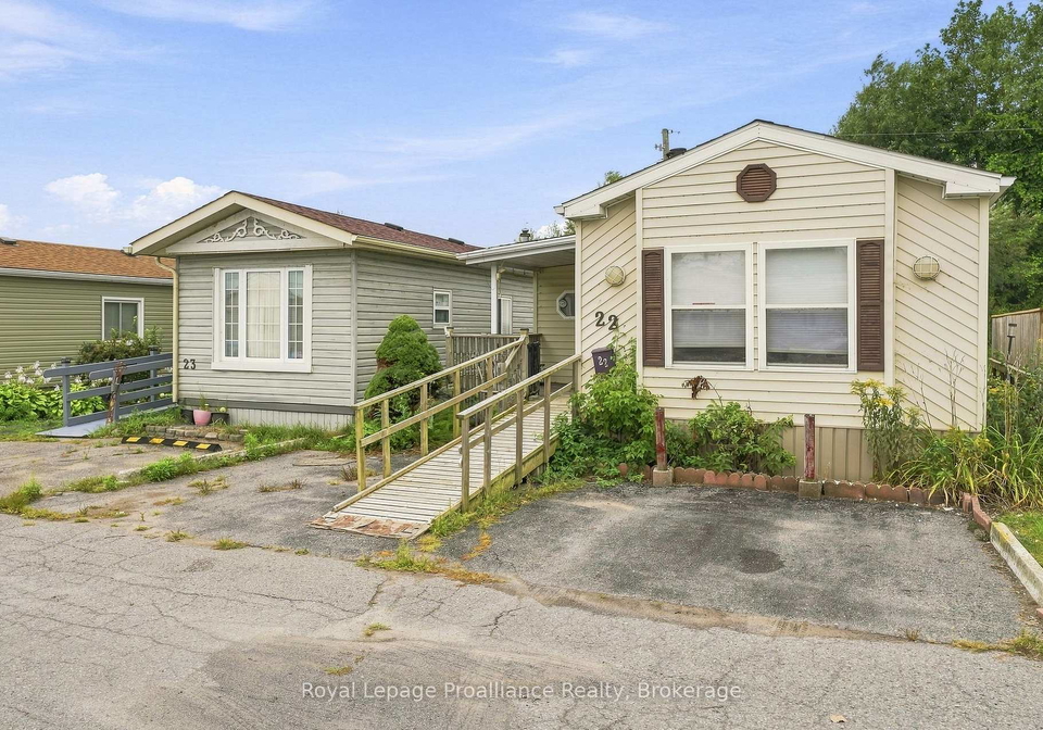 311-dundas-st-e-rear-street-quinte-west-ontario-x13733696