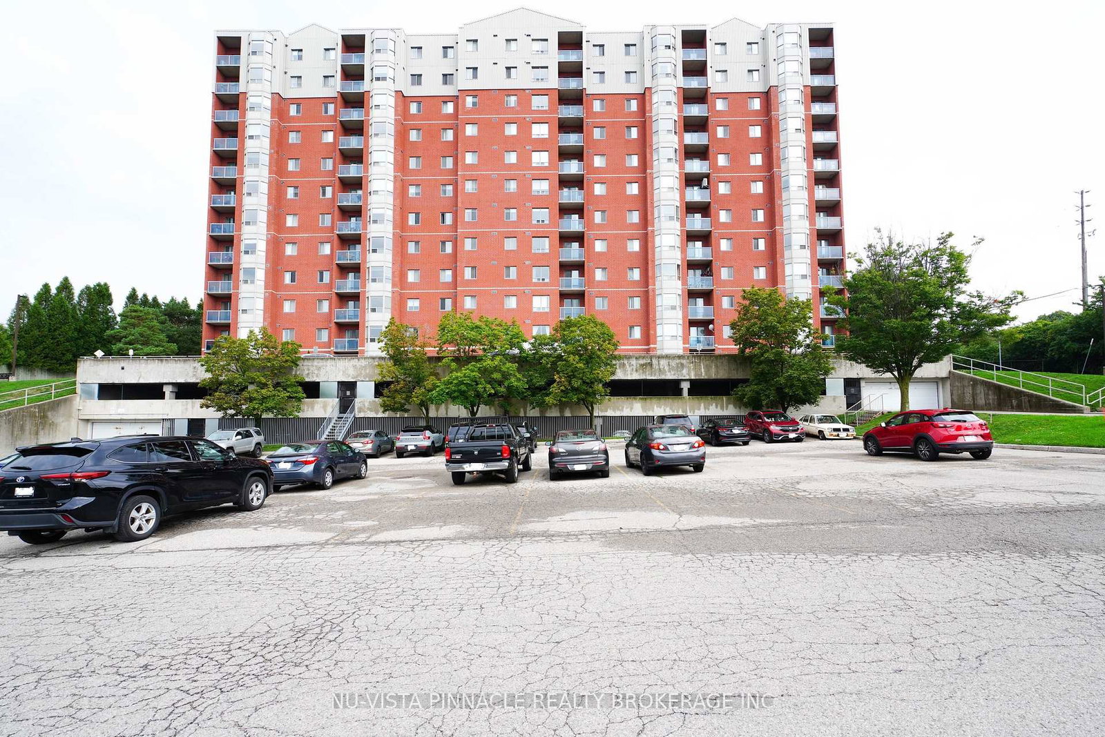 30-chapman-court-london-north-ontario-x13733738